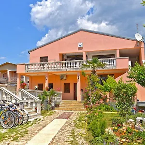 Blue 324 Apartment